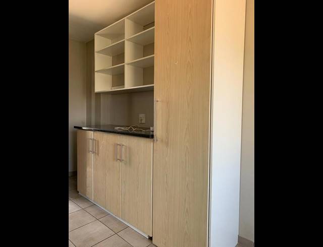 2 BEDROOM PROPERTY TO RENT IN FLEURHOF